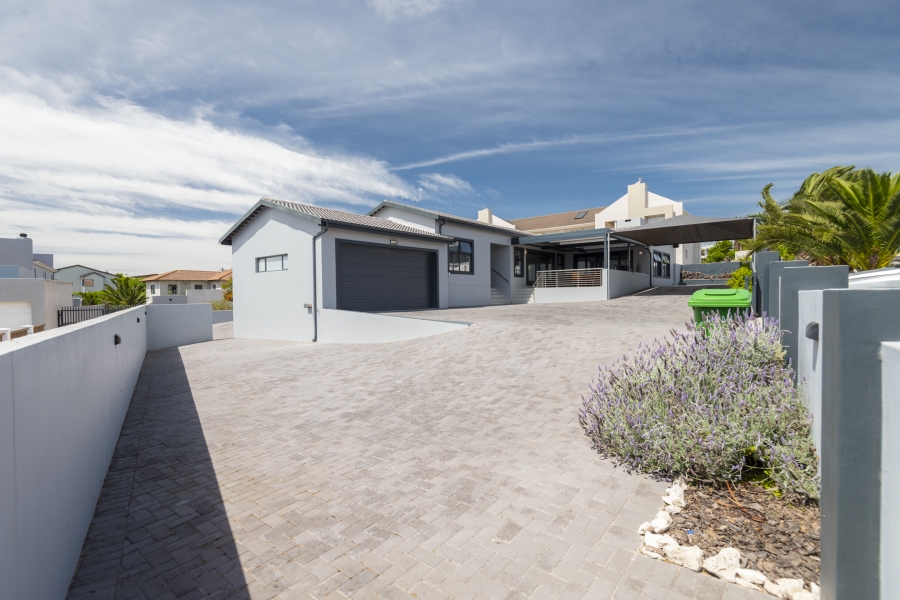 4 Bedroom Property for Sale in Myburgh Park Western Cape